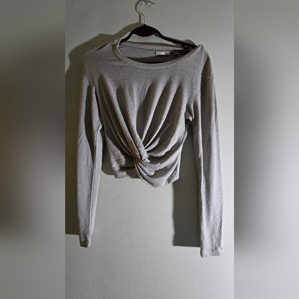 Wilfred Light Gray Twist Front Long Sleeve Top